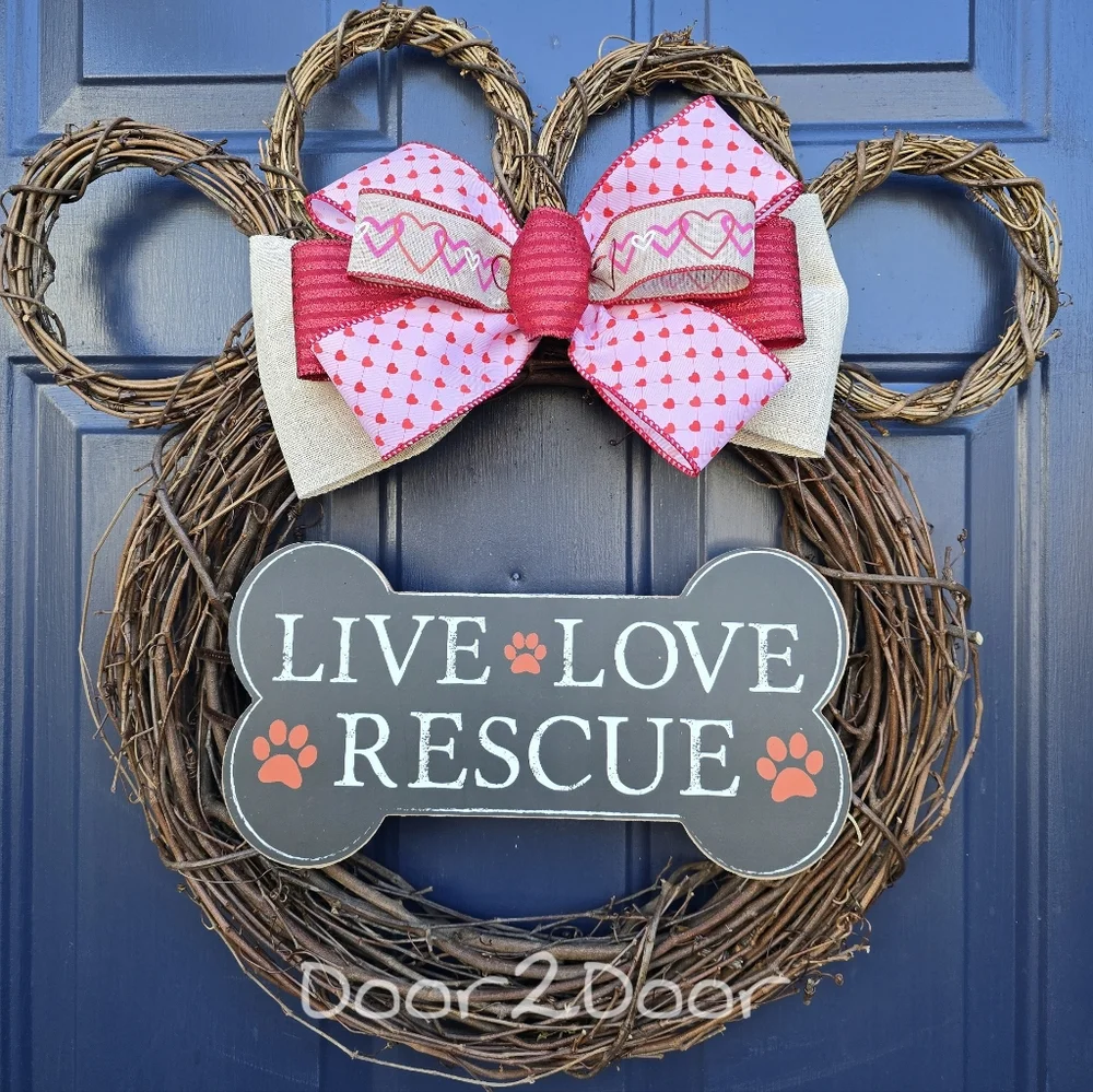 Live Love Rescue 🐾 Welcome Paw Wreath